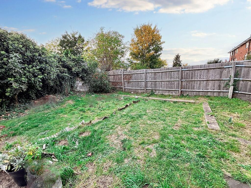 Apartment in London, Little Ilford - View 4