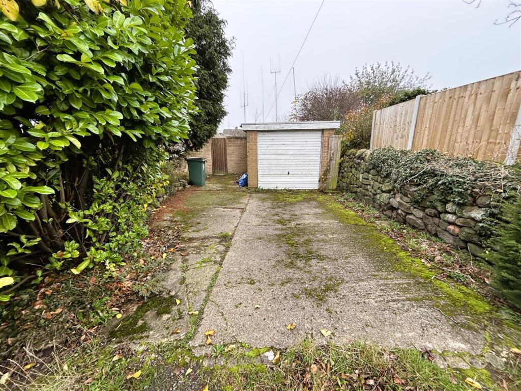 Moorfield Road, Holbrook, Belper photo 2