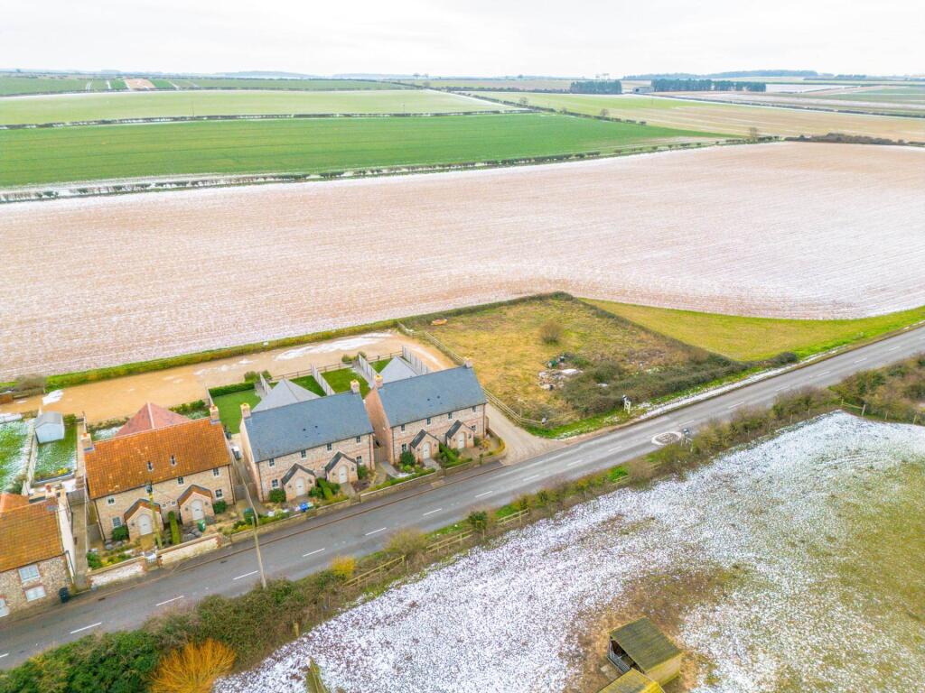 The Hides, Main Road, Titchwell. photo 3