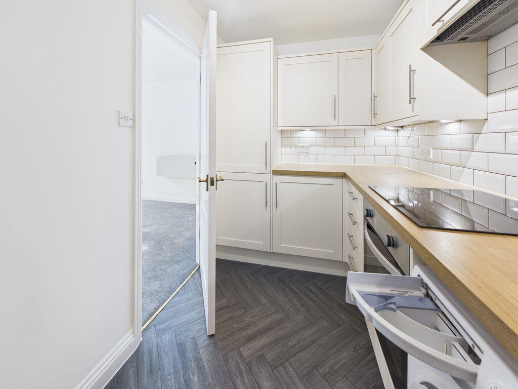Apartment in Tandridge, Whyteleafe - More