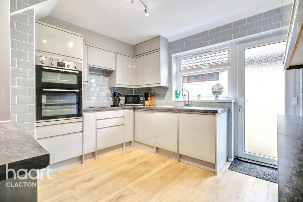 House in Point Clear, St. Osyth - View 5