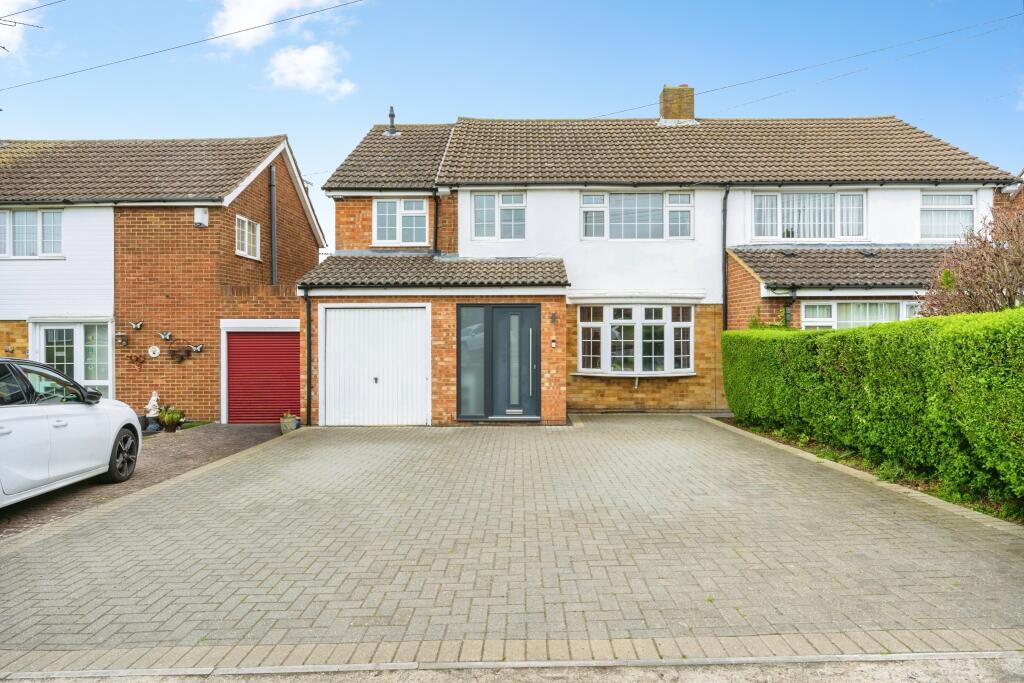 Main image of property: Grampian Way, Luton, LU3