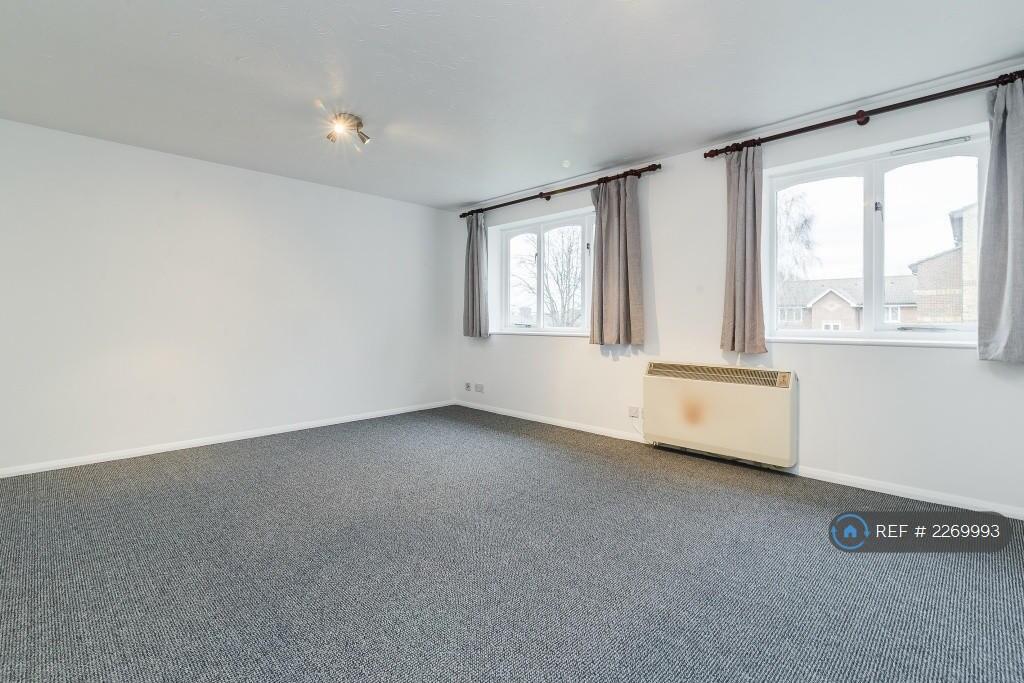 Apartment in Ilford - View 2