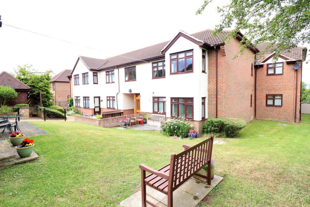 Main image of property: Sheriton Square, Rayleigh, SS6