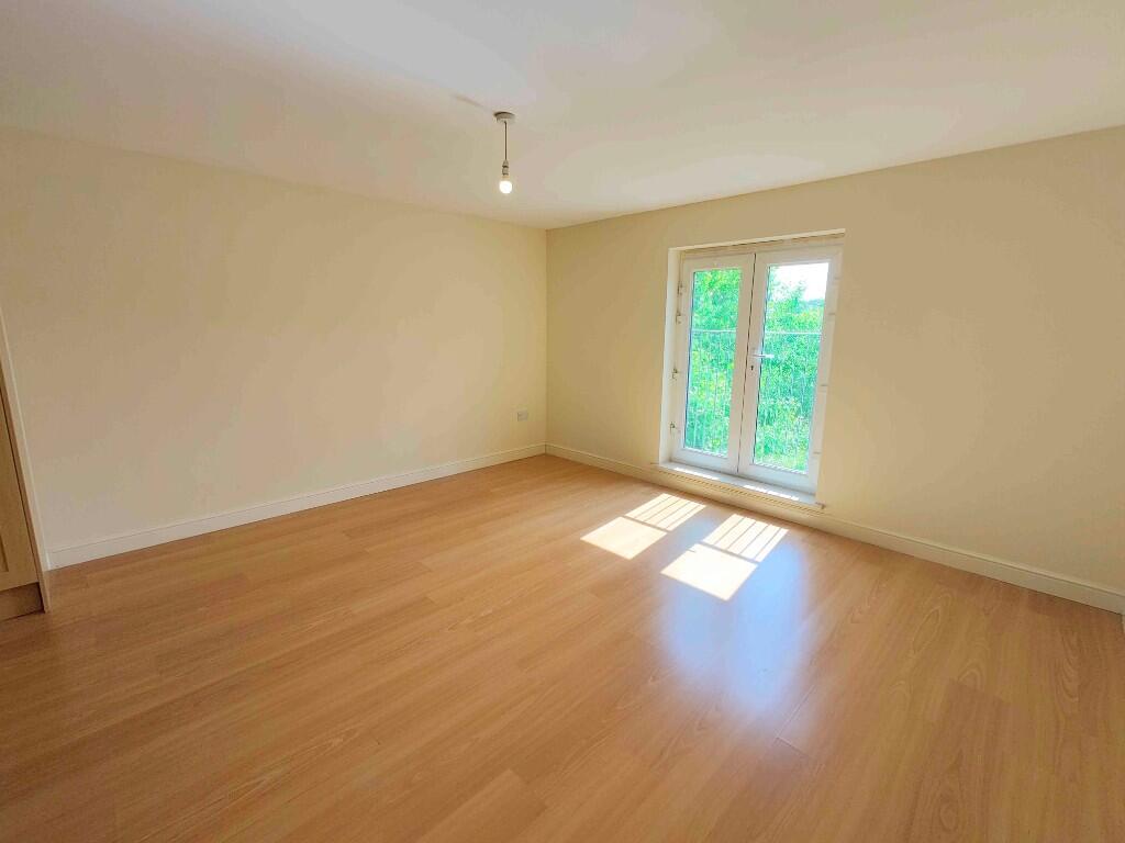 24 Broadoaks, 541 Halifax Road, Hipperholme, HX3 8DD photo 3