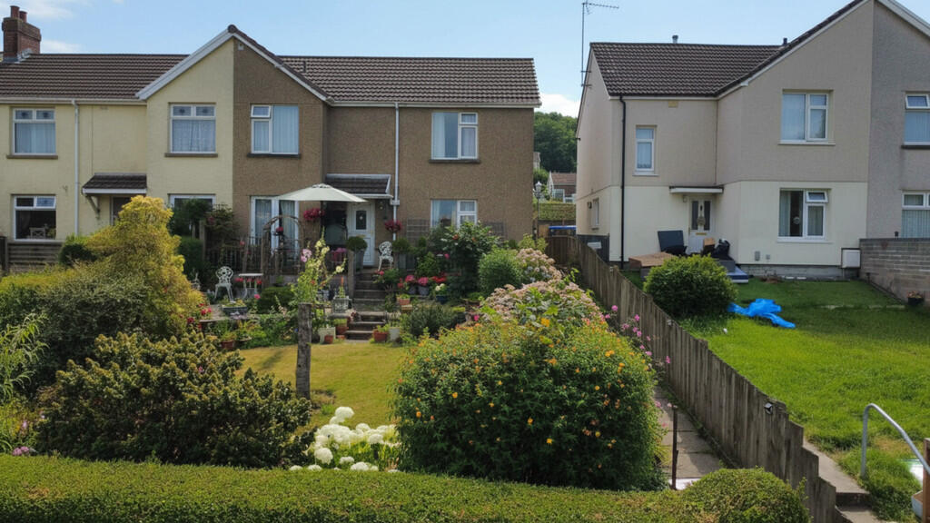 Main image of property: Vale View, Maesycwmmer