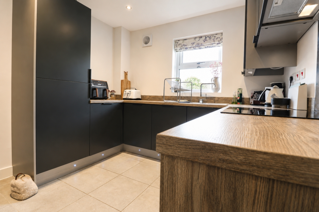 20 RIPLINGHAM ROW, Seacroft, LEEDS photo 2