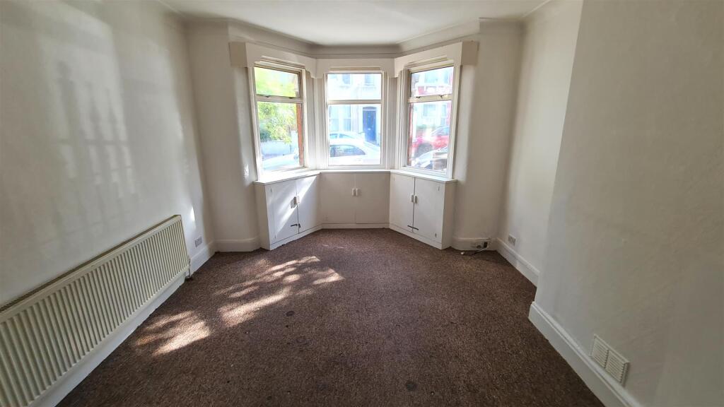 House in London - View 2
