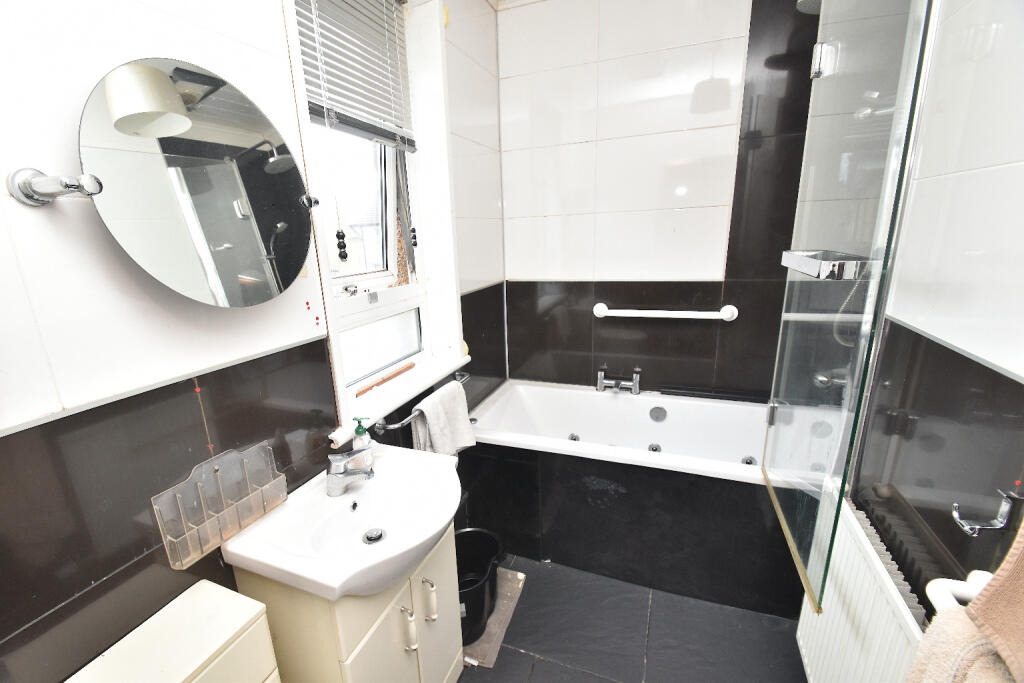 Apartment in Glasgow - View 5