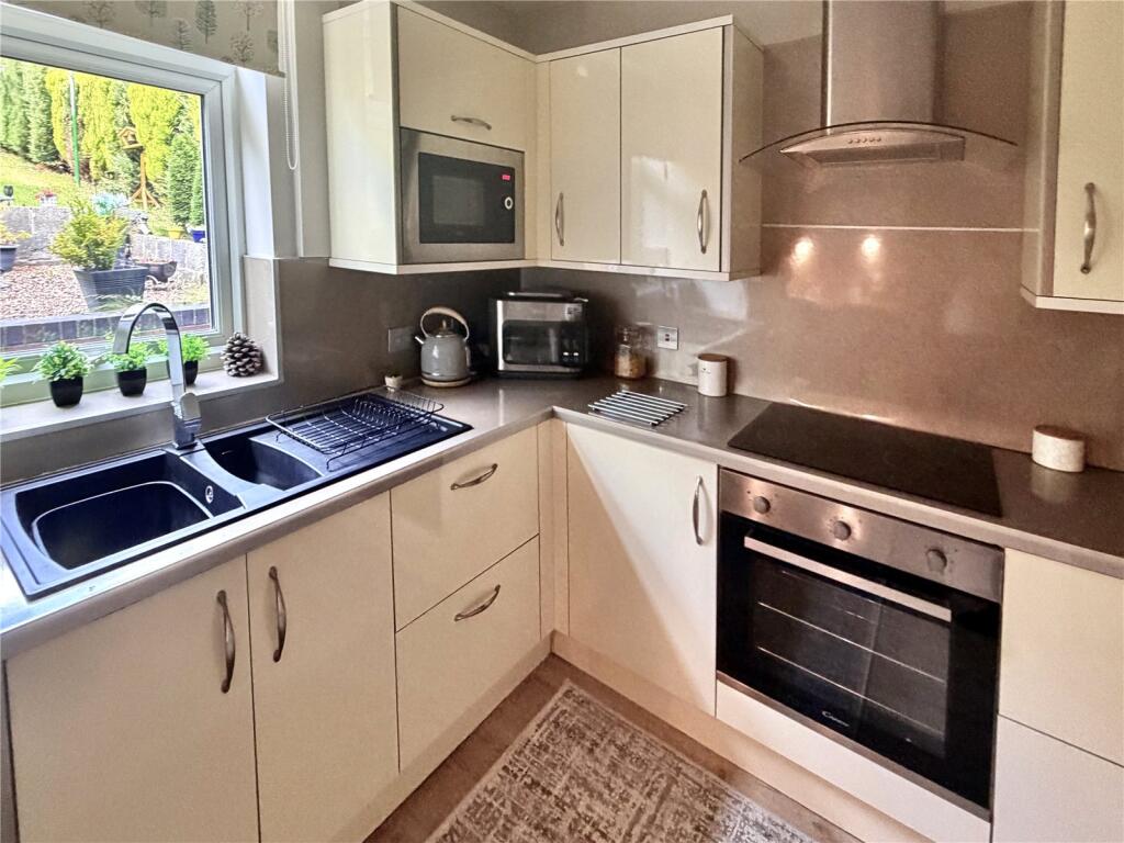 House in Sheffield, South Yorkshire - View 5