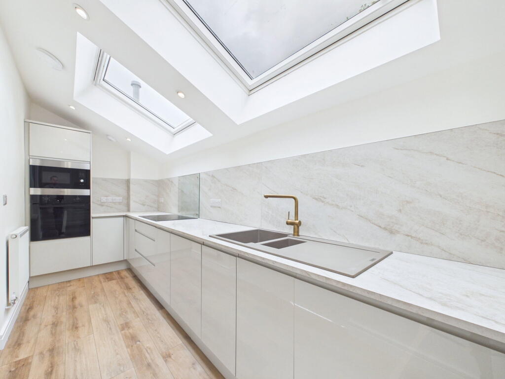 Apartment in Torquay - View 5