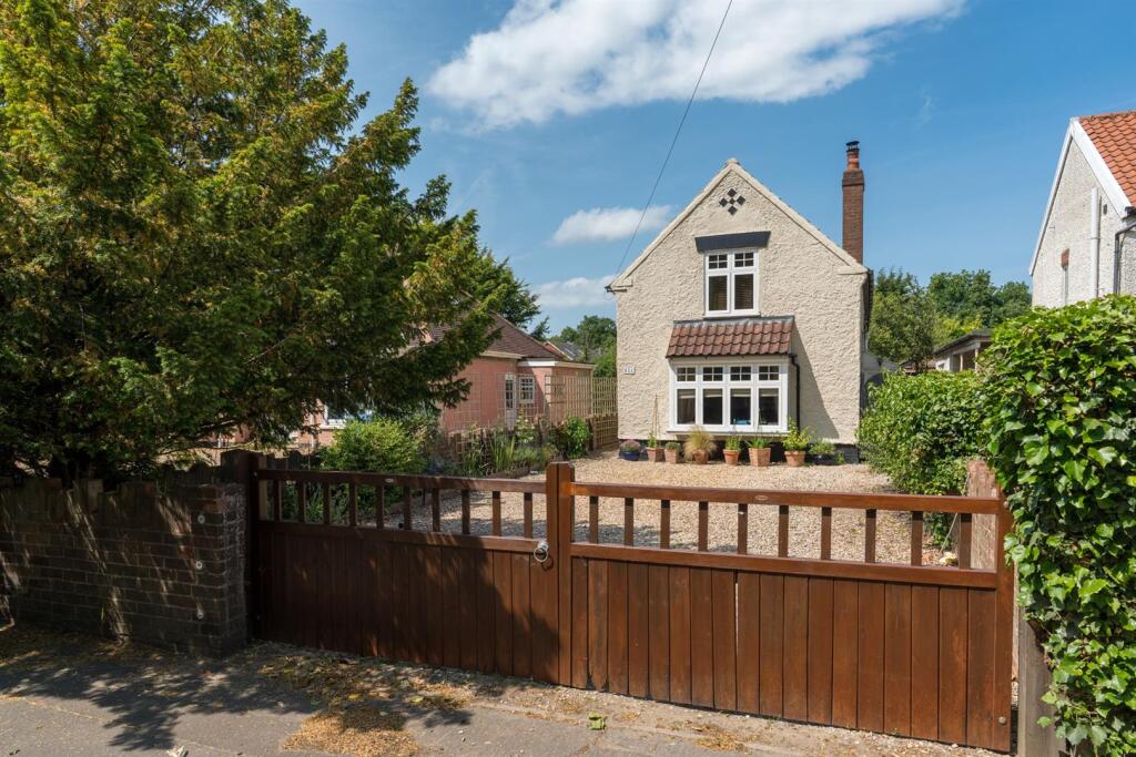 Main image of property: Earlham Road, Norwich, NR4