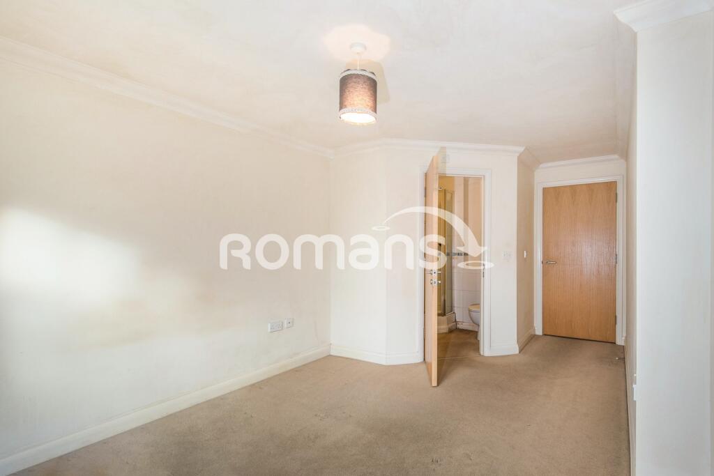 Apartment in Southampton - View 4