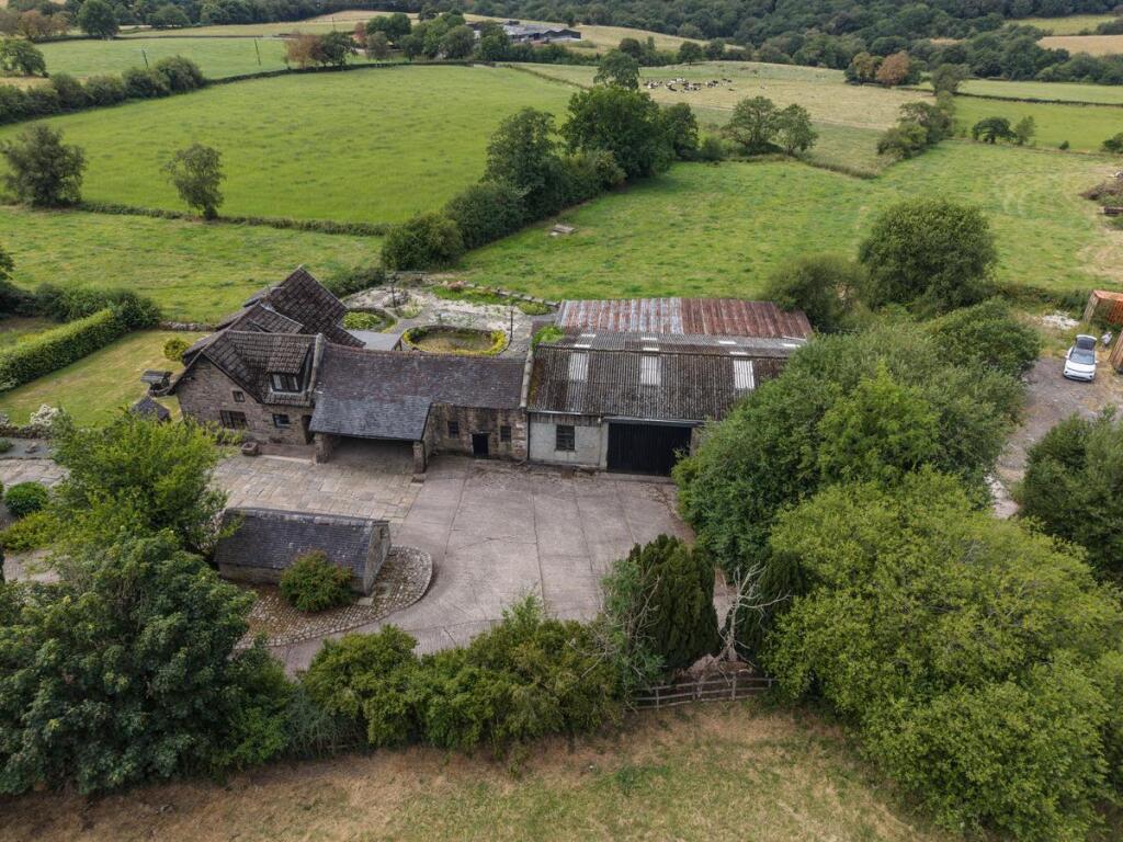 House in Stoke-on-Trent - View 4