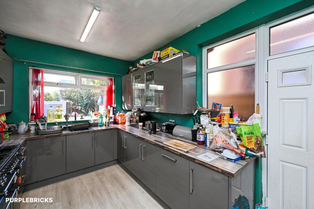 House in Ashfield, Sutton in Ashfield, Nottinghamshire - View 4