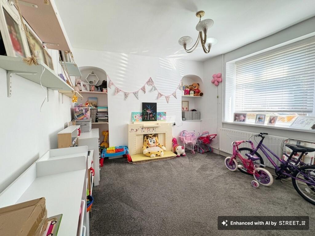 House in Neath - View 5