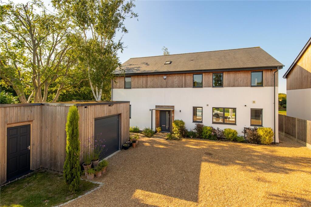 Main image of property: Royston Road, Harston, Cambridge, Cambridgeshire, CB22