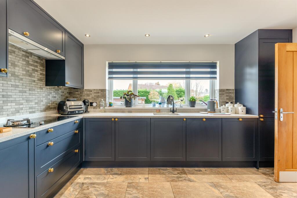 Stockerston Crescent, Uppingham, Oakham photo 4