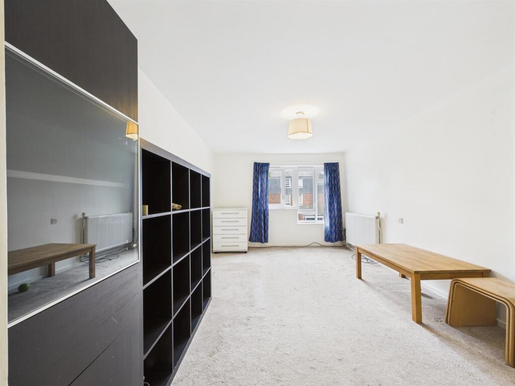 Apartment in London - View 3