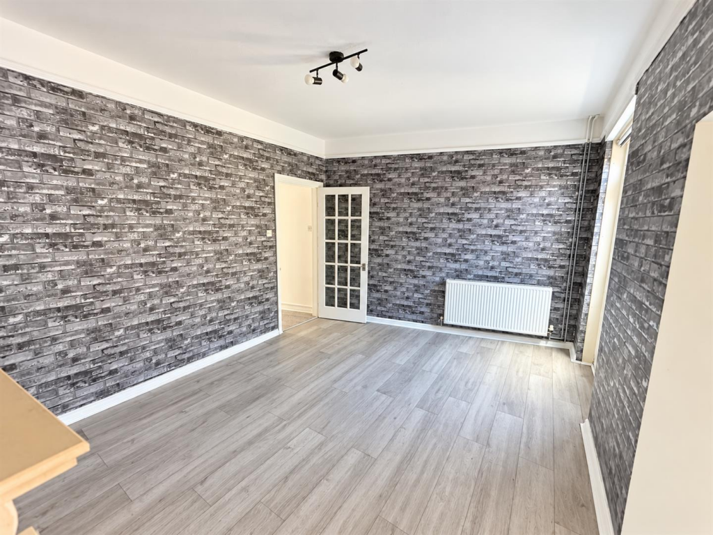 House in Bridgwater, Eastover, Somerset - View 4