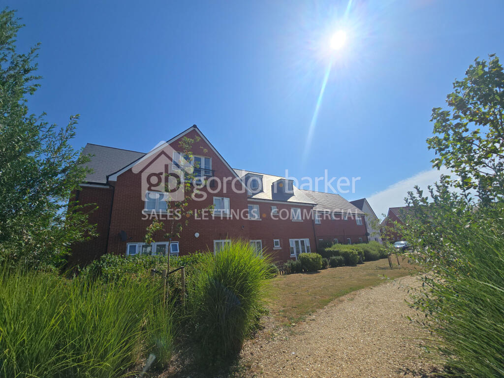Narrowleaf Drive, Ringwood, Hampshire photo 4