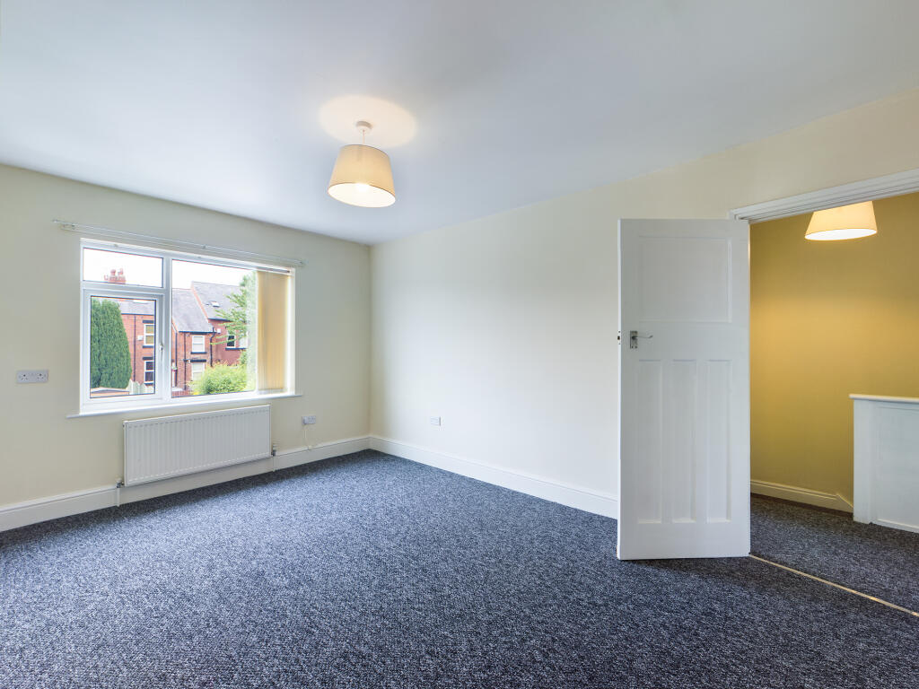 House in Leeds, Whitkirk - More