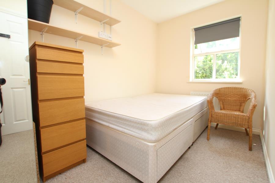 6 bedroom town house for rent