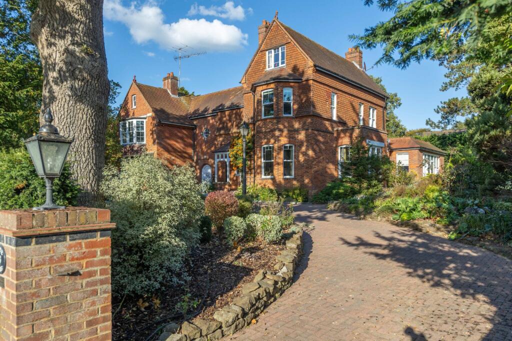 Main image of property: North Road, Stevenage, Hertfordshire, SG1