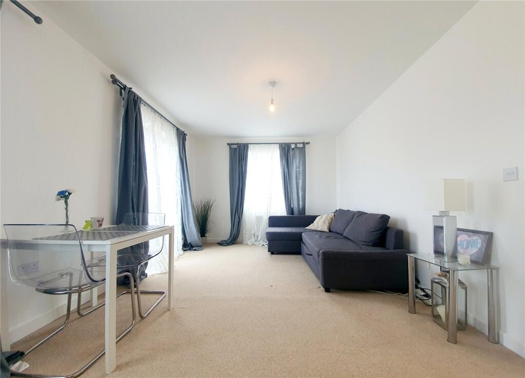 Apartment in Milton Keynes, Fairfields - View 3