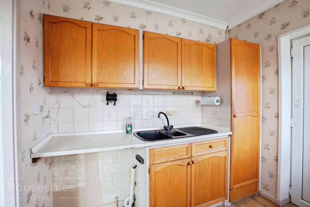 Sunnybank Crescent Brinsworth, Rotherham, S60 photo 3
