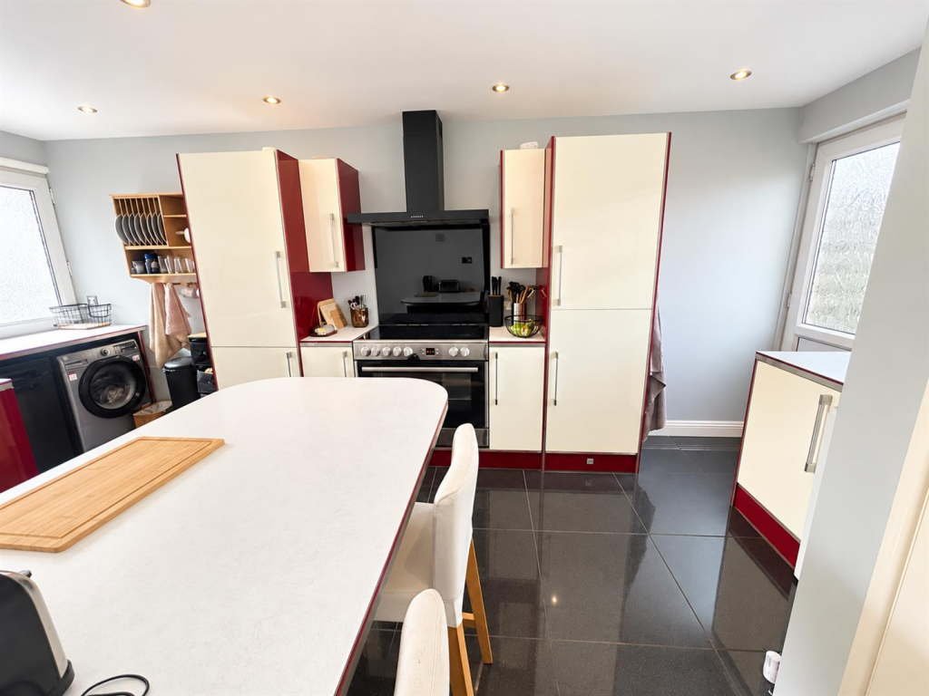 House in Taunton - View 4