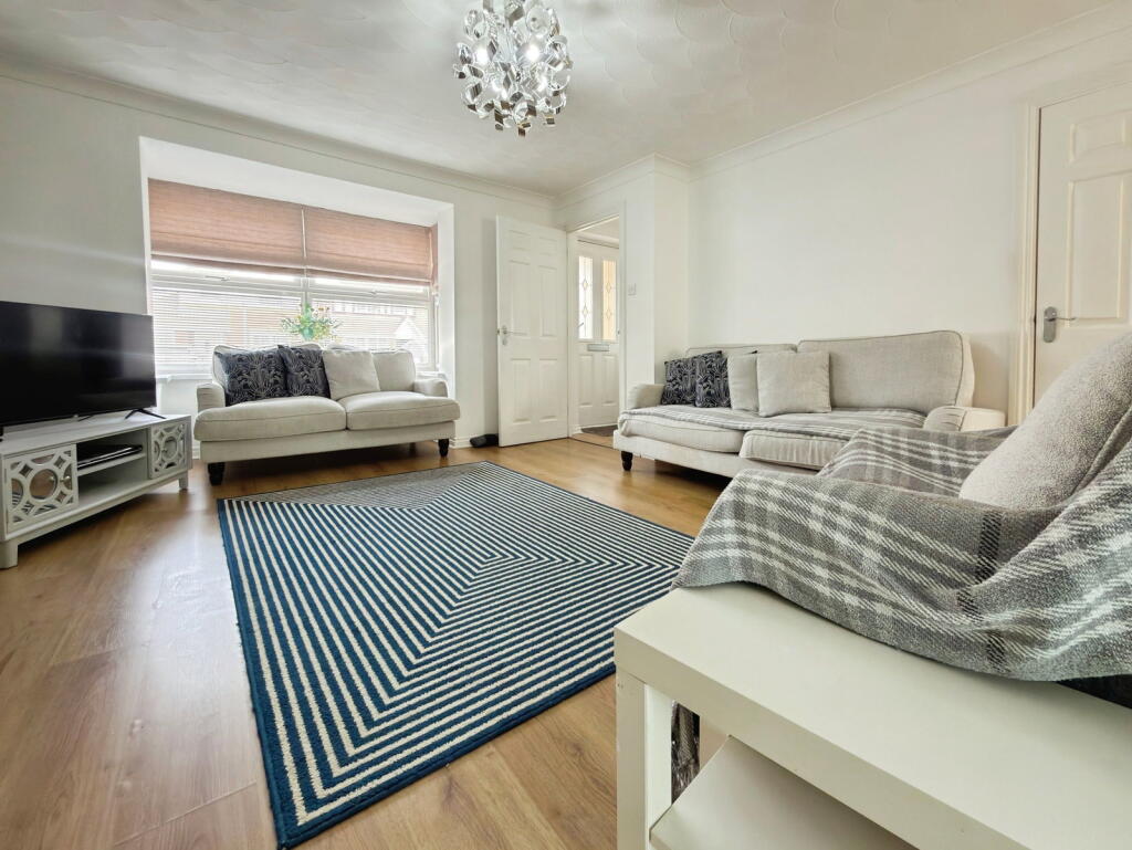 House in Gorseinon - More