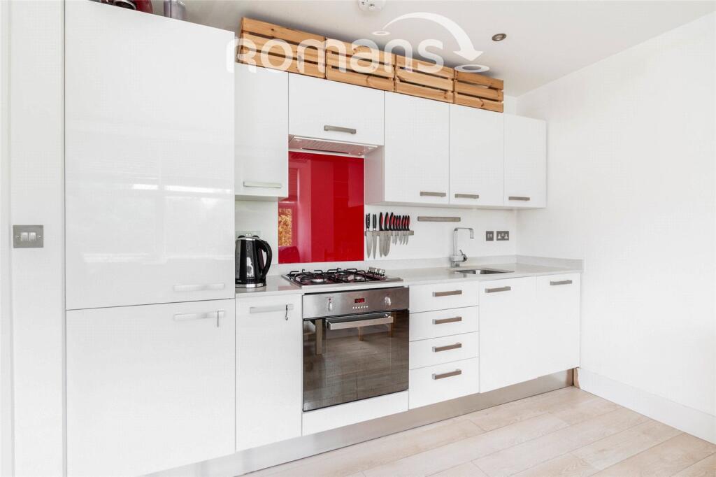 Apartment in Wokingham, Emmbrook - View 2