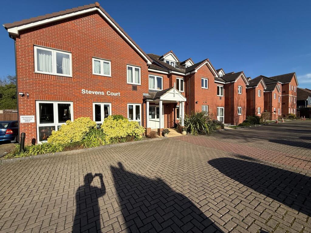 Main image of property: Reading Road, RG41