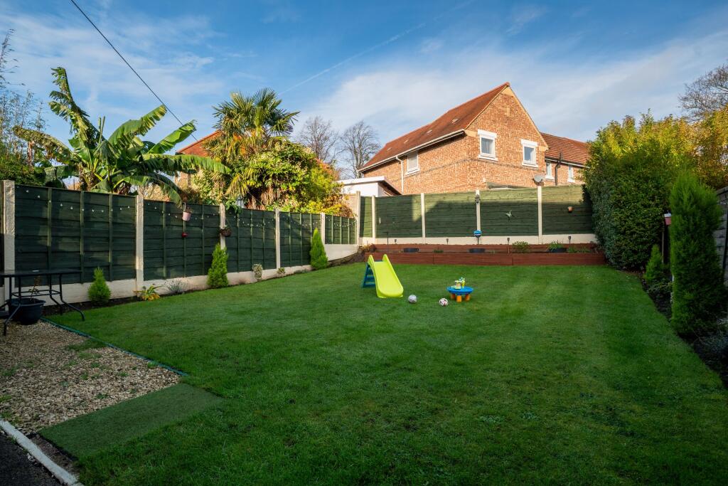 Yew Tree Lane, Manchester photo 3