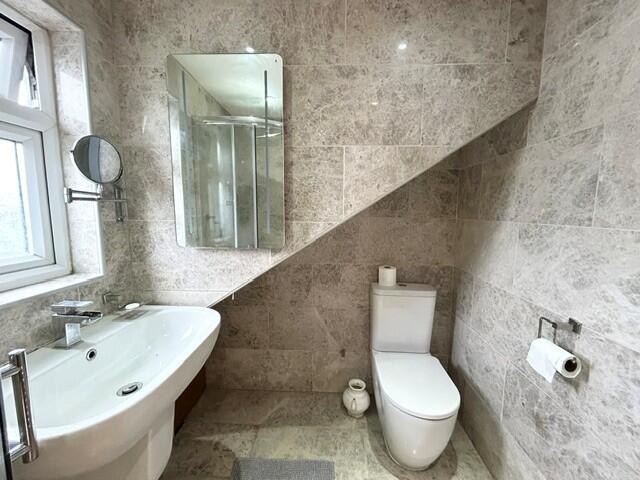House in Romford - View 5