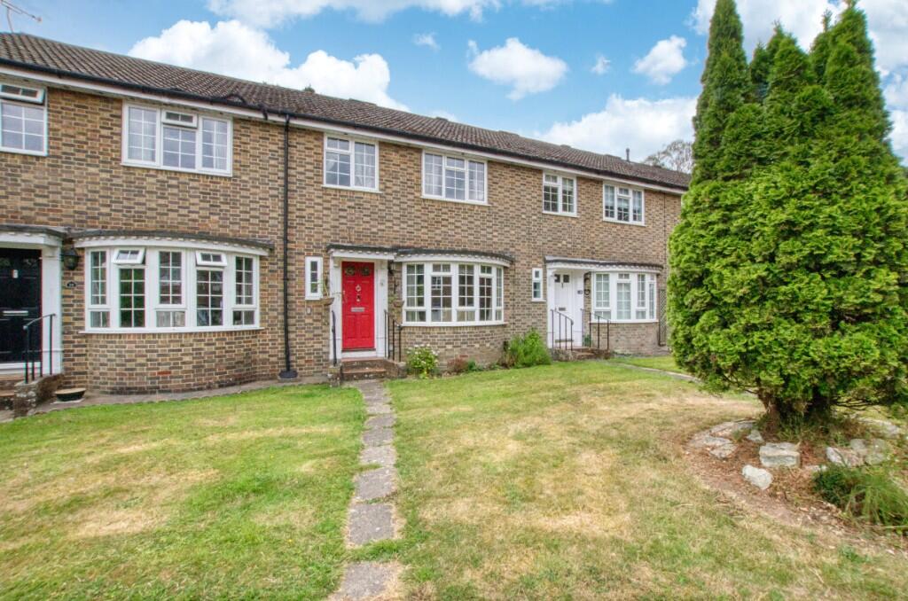 3-bed terraced on Woodland Mews, West End, Hampshire, SO30, £300,000
