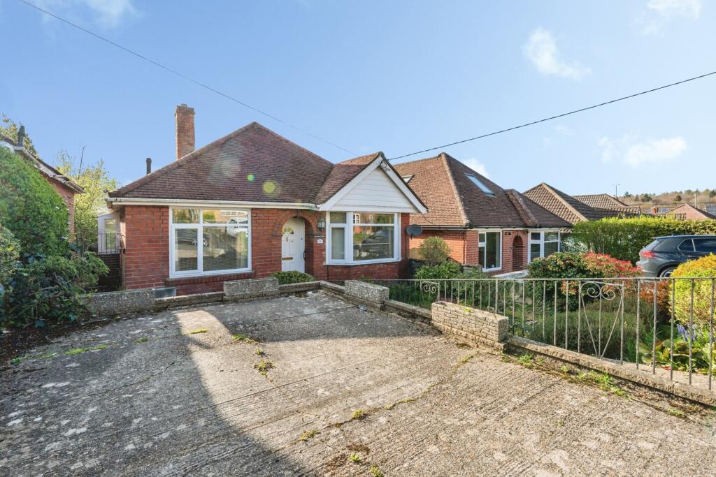 Main image of property: Weavills Road, Bishopstoke, Eastleigh, Hampshire, SO50