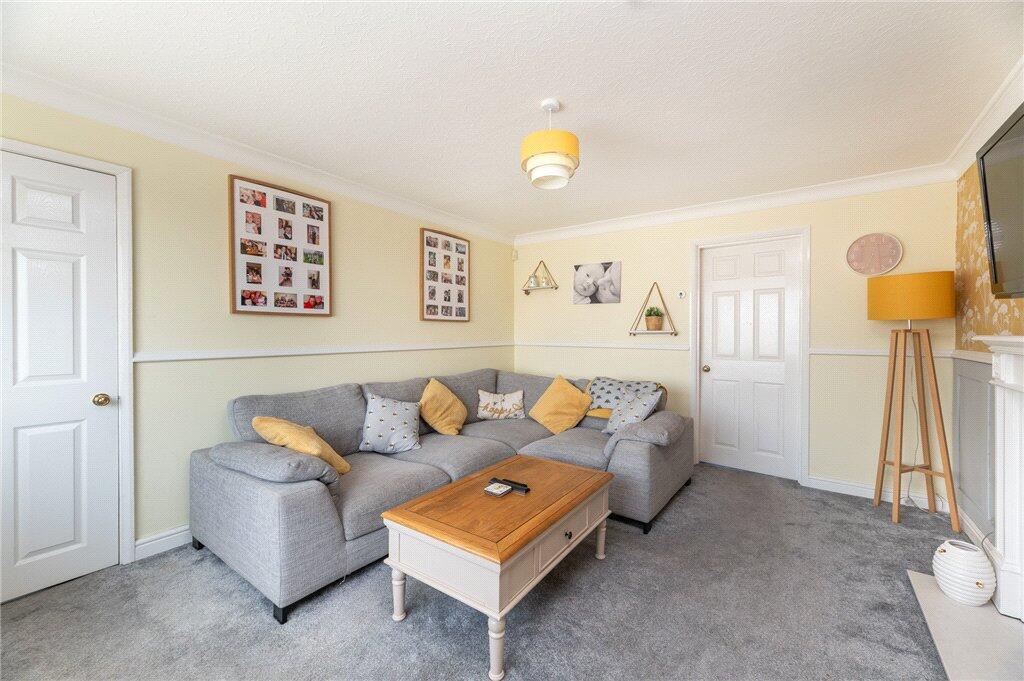 House in Leeds, Middleton - View 3