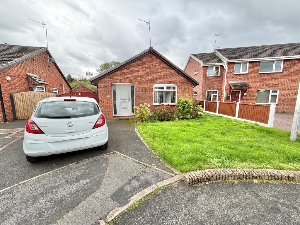 2-bed detached on Blackthorne Avenue, Whitby, £260,000