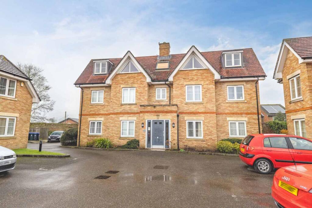 Main image of property: High Street, Iver, SL0