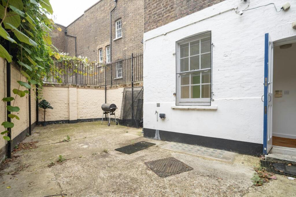 Private Courtyard