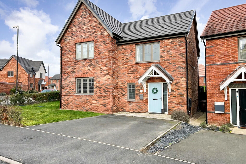 2-bed semi-detached on Limestone Close, Newhall, £215,000