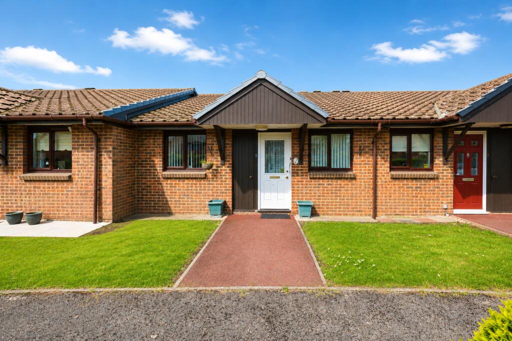 Main image of property: Limewalk, Dunstable, Bedfordshire, LU5