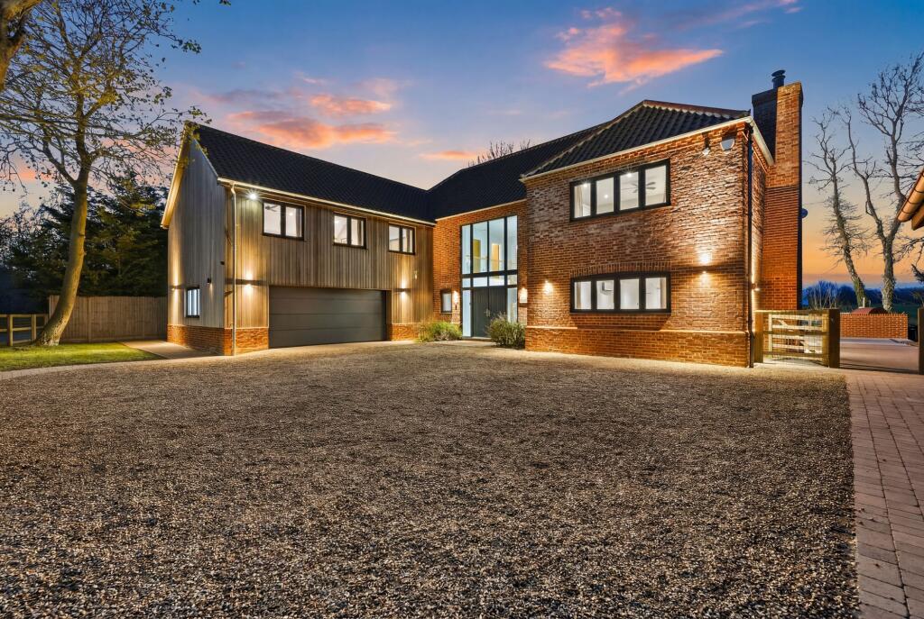 Main image of property: Fiddlers Green, Attleborough, NR17