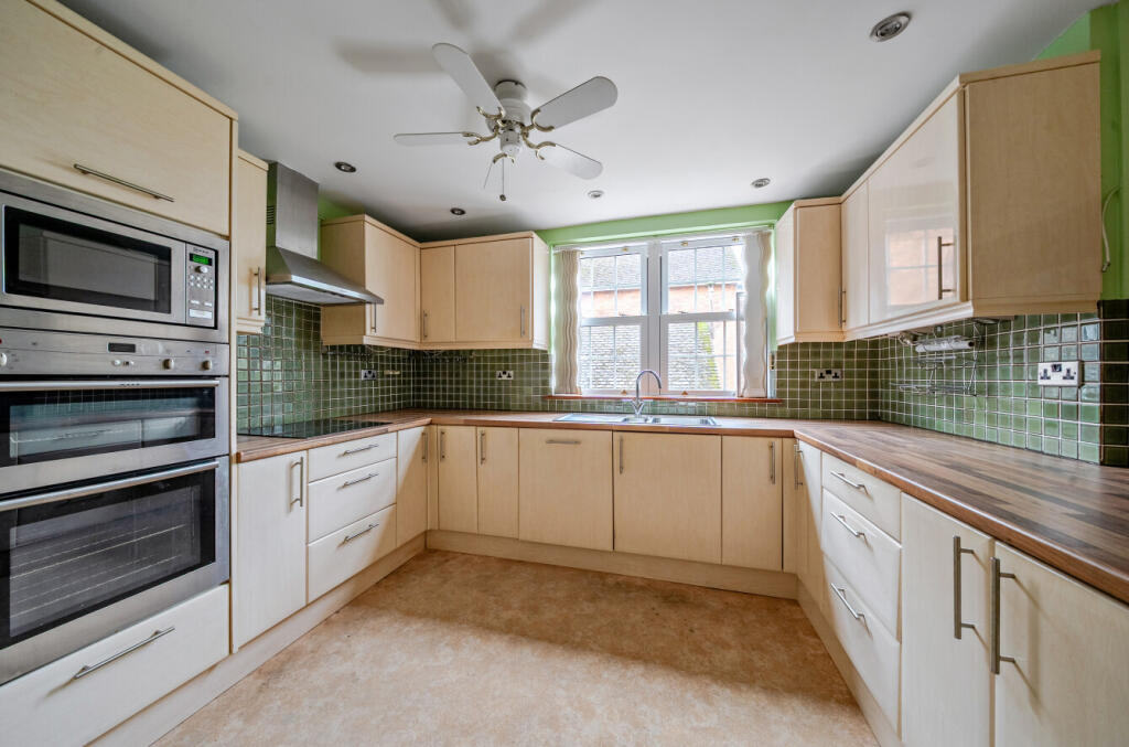 Main image of property: High Street, Tewkesbury, Gloucestershire