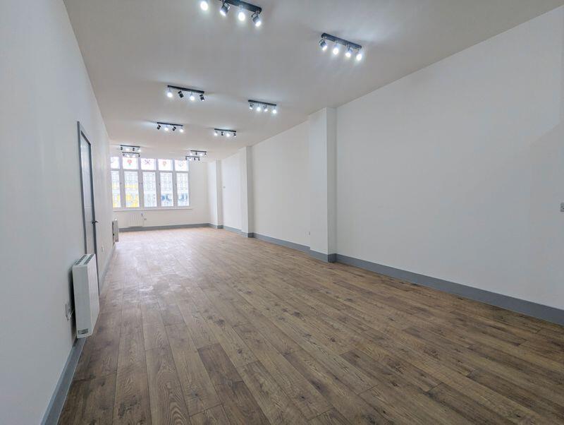 Main image of property: To Let - Chapel Street, Southport Town Centre - Two Bedroom First Floor Apt