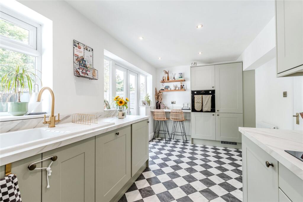 House in Leeds, Rawdon - More