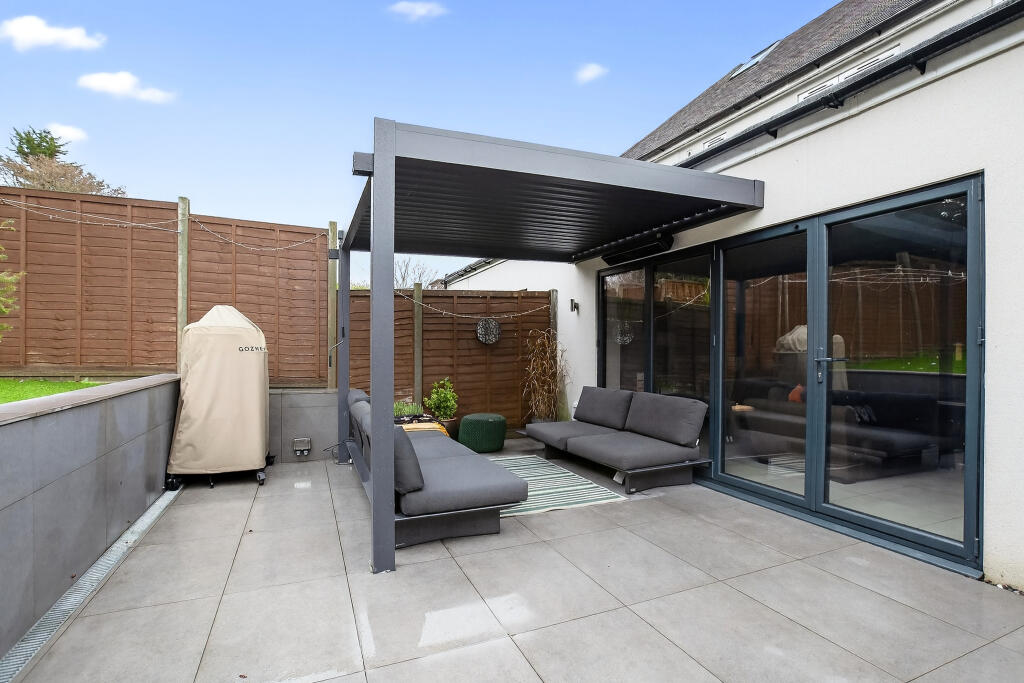 Clare Road, Maidenhead, SL6 photo 4