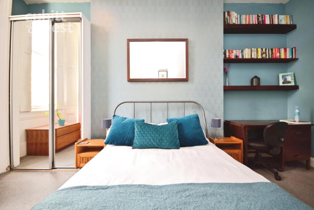 Apartment in Brighton - More